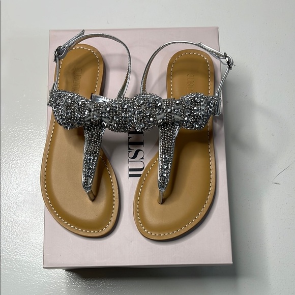 JustFab Terena Silver Tan Glamorous Flat Sandals size 6 - Picture 1 of 4